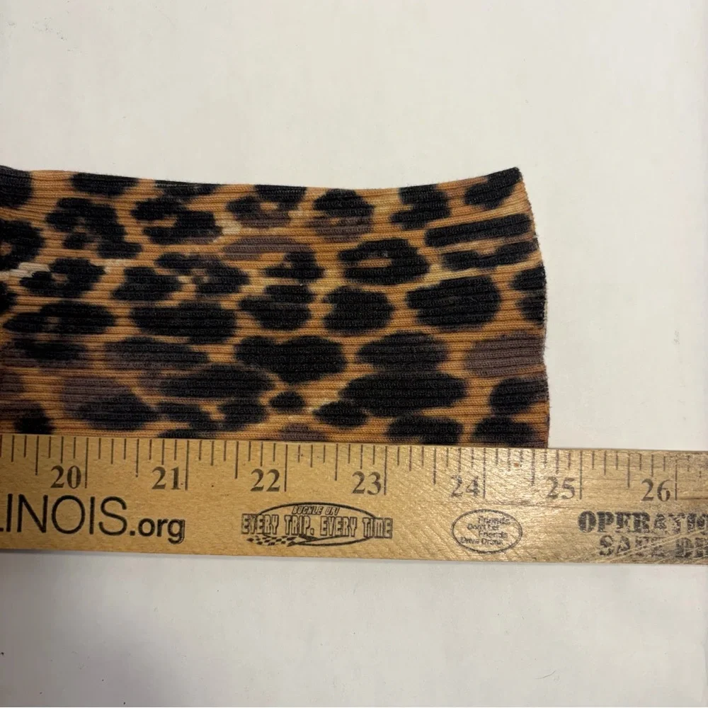 Express 100% Cotton Leopard Print V-Neck Sweater Cheetah Knit Long-Sleeve M EUC